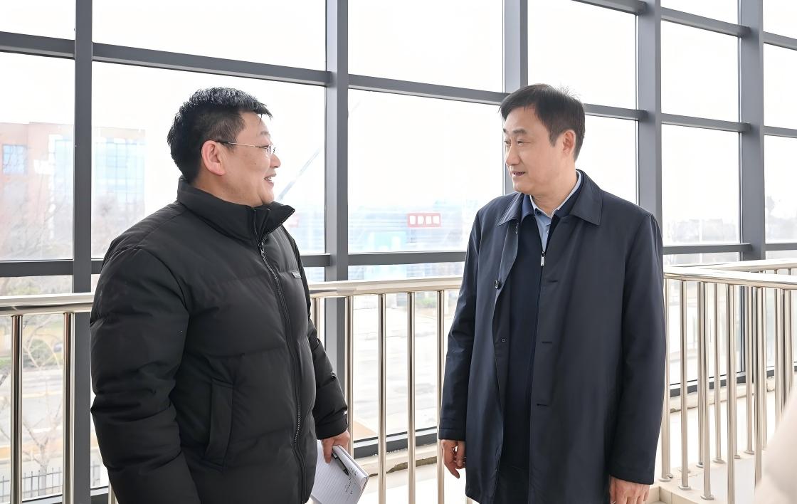 崔步银调研园区重点企业