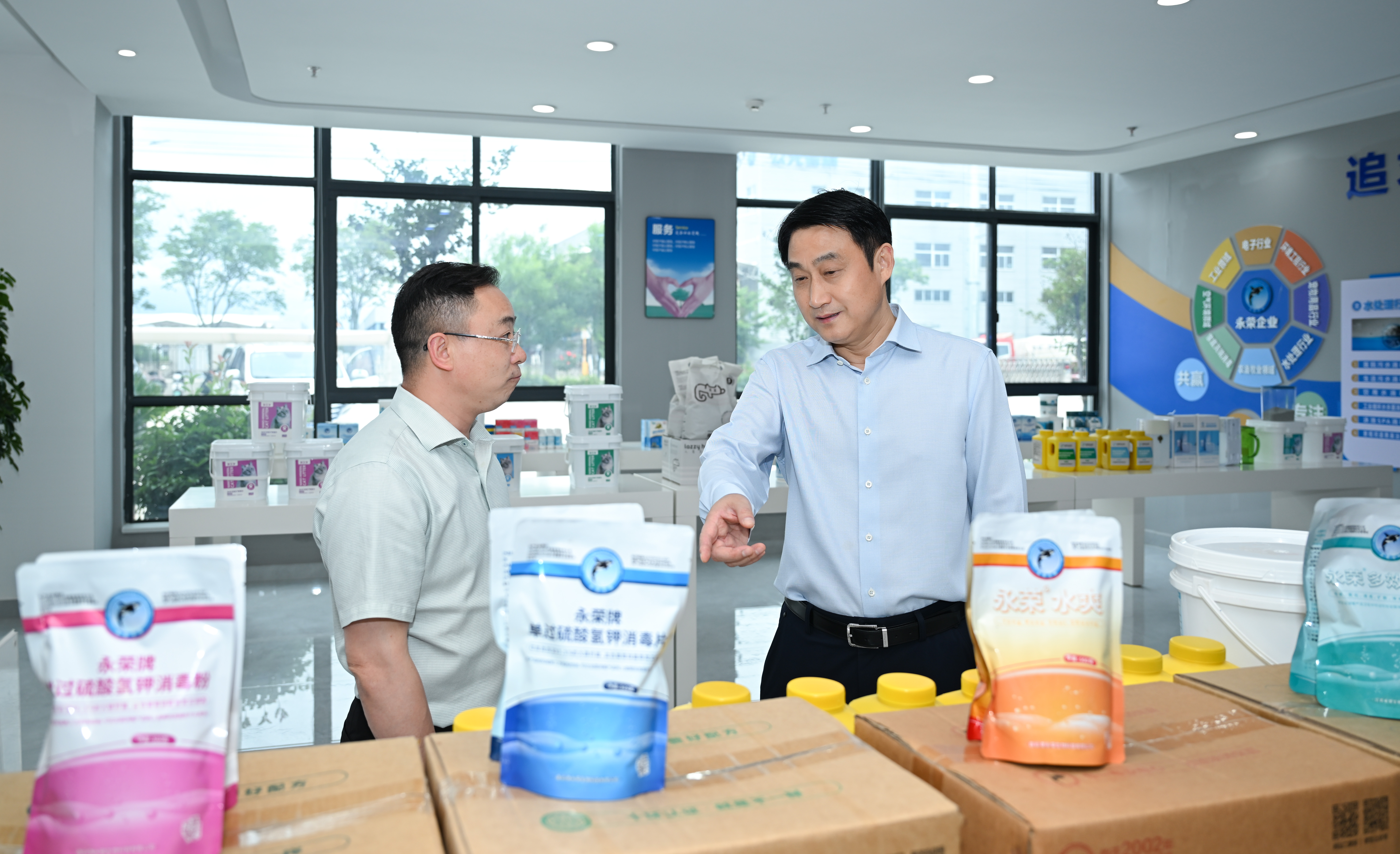 崔步银深入企业走访调研