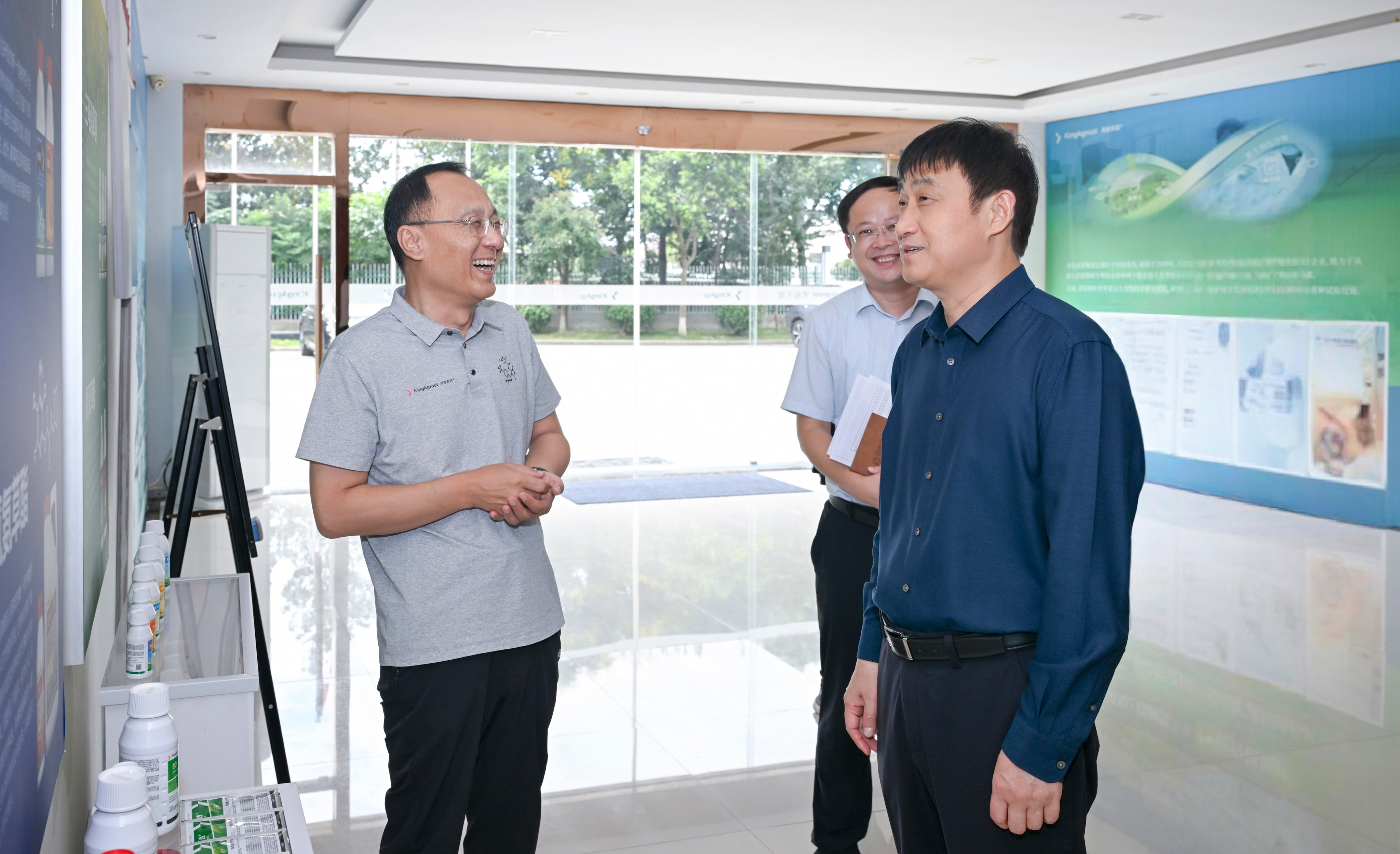 摸实情、解难题、促发展！崔步银带队调研园区重点企...