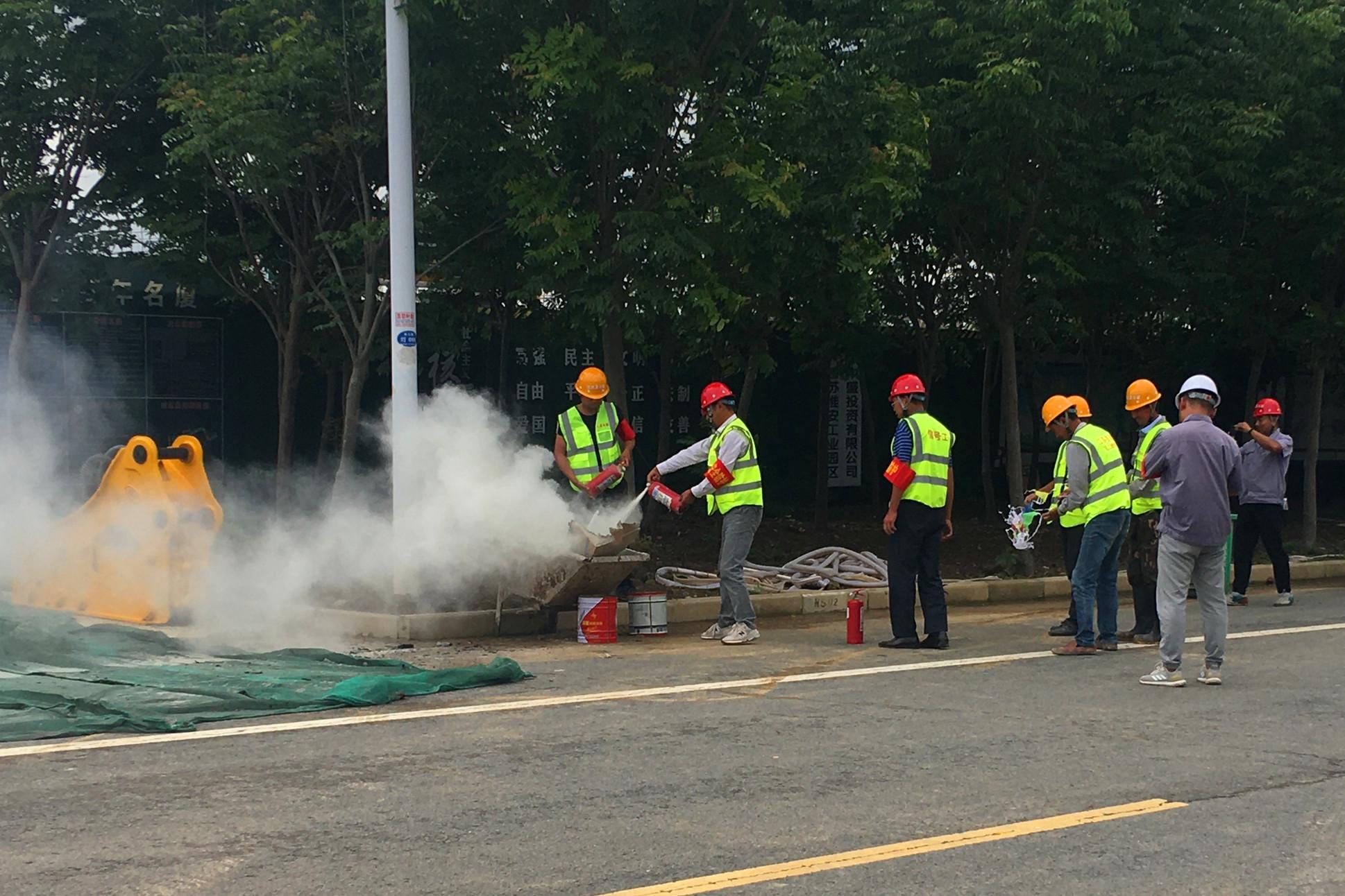 江苏淮安工业园区管委会 - 建设局开展"安全生产月"建筑施工应急救援